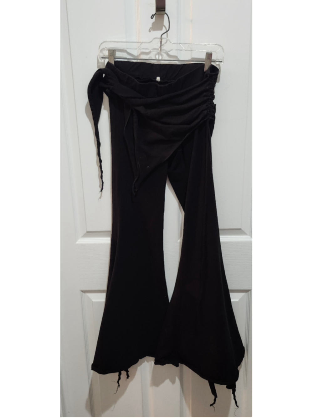 Authentic Melodia skirted flares in solid black size small ✨